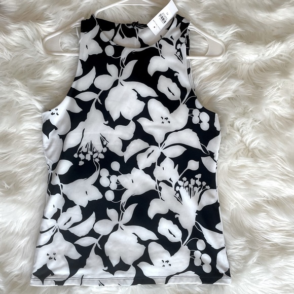 Ann Taylor Black and White Floral Print Shell - Picture 3 of 6